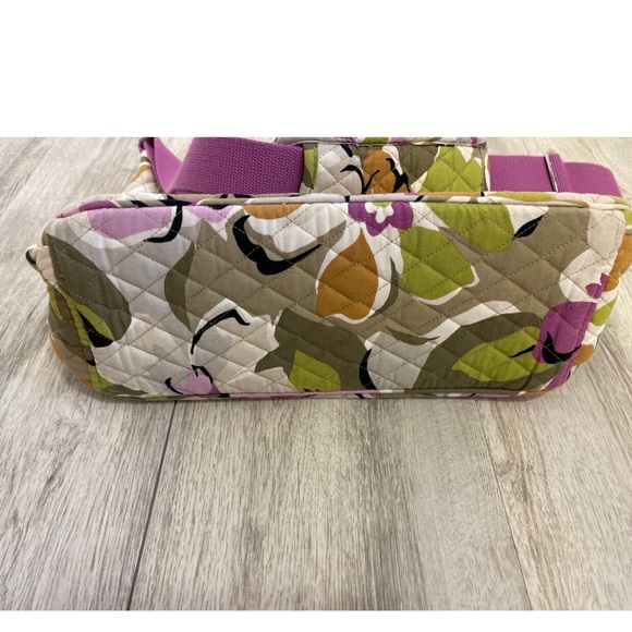 Vera Bradley Messenger Diaper Bag With Changing Pad - Picture 11 of 11